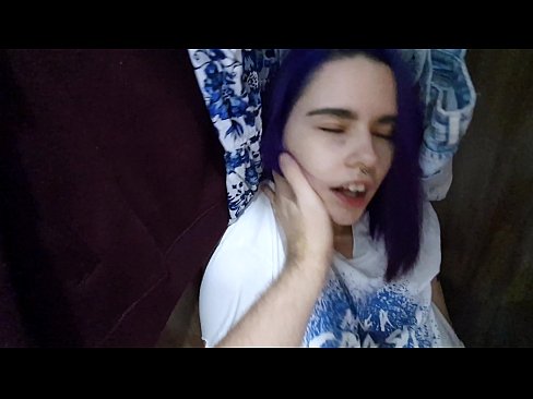 ❤️ Олоод миний эгч нь шүүгээний болон тусалсан түүний булэг ❌ Шударга гэдсээр видео манайд ️❤